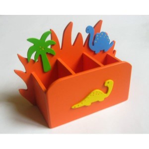 Dřevěný stojan na tužky a pastelky Dino
